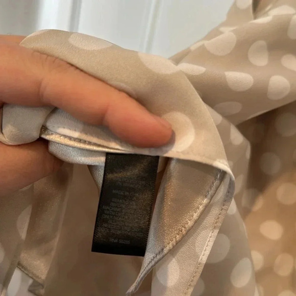 Express Polka Dot Faux Wrap Dress White Beige Tan Casual Party Work Sz 2 - Picture 8 of 8